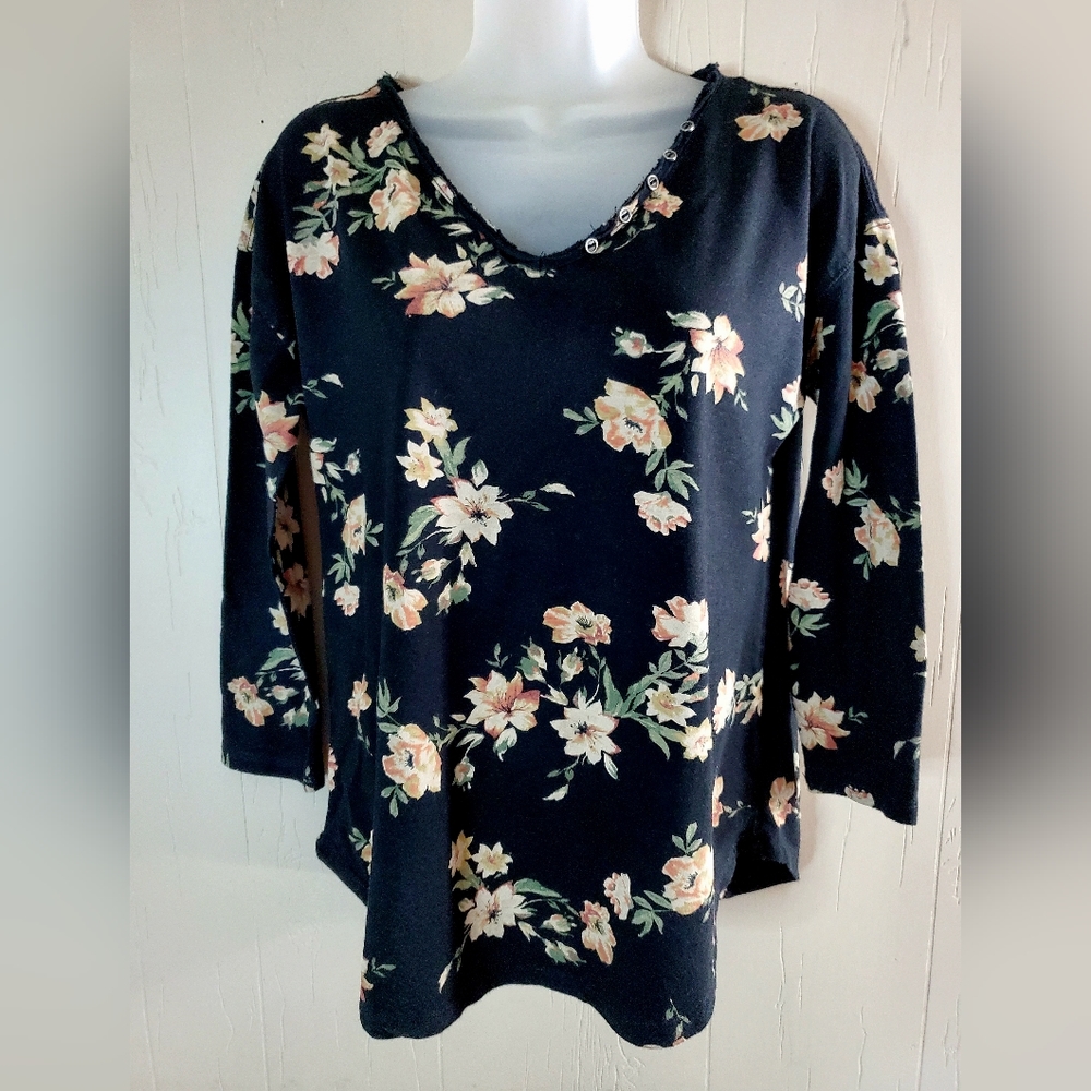Maurices black&floral top,sz small